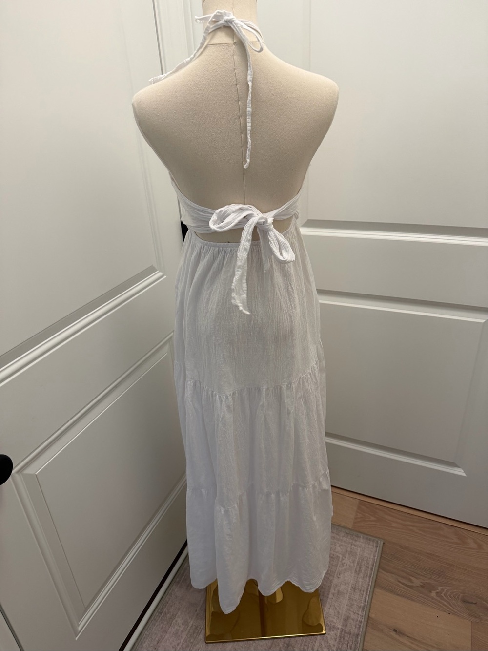 Strapless White Halter Maxi Dress - Elegant Summer Staple - Picture 3 of 4